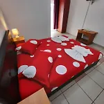Konukevi Casa Rares 3*
