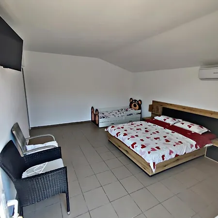 Konukevi Casa Rares 3*